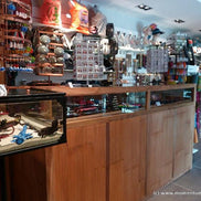 Retail counter cabinet