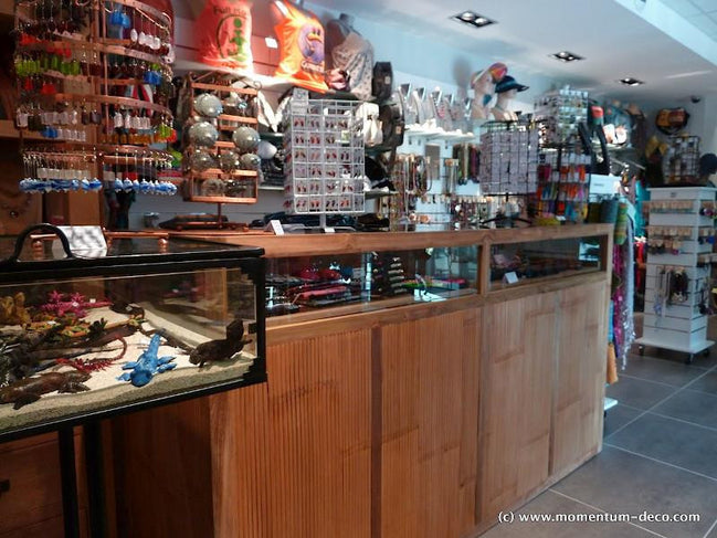 Retail counter cabinet