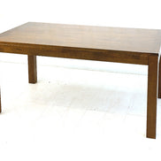 Extendable dining table