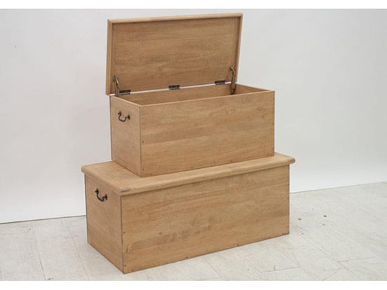 Simple chest in hevea (sold separately)