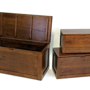 Chest in hevea wood