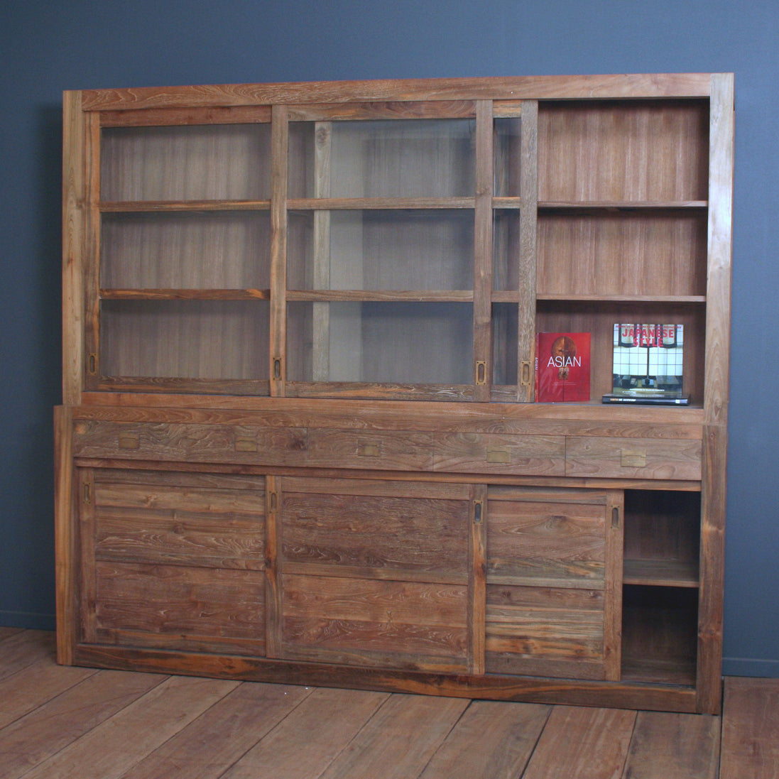 OCTA | Sliding doors cabinet