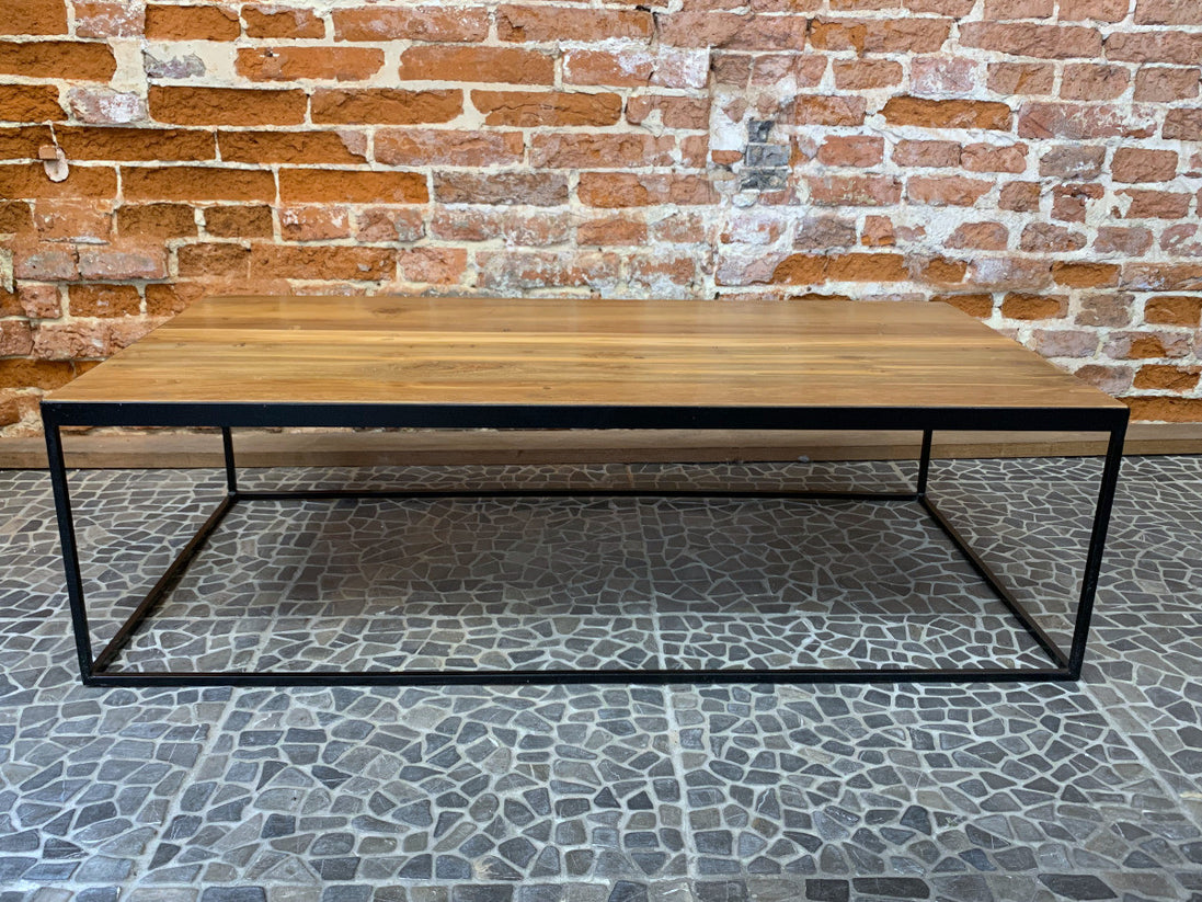 Coffee table in untreated solid reclaimed teak natural wood