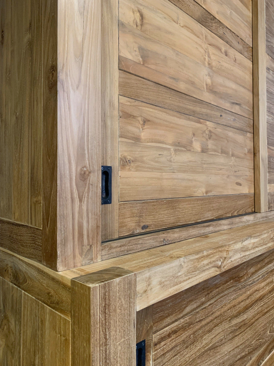 KUDO II | Sliding Door Cabinet