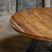 LINDON | Round Dining table, Center leg in steel