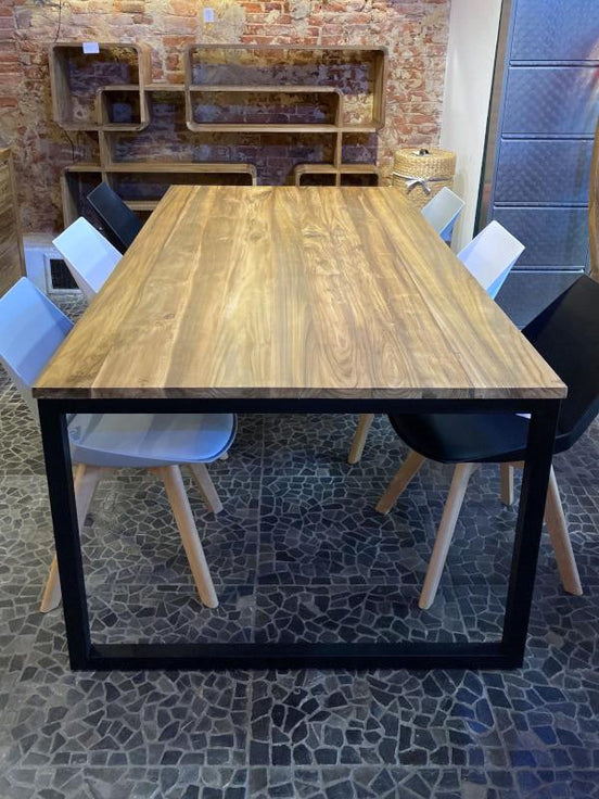 FINELI reclaimed teak | Dining table with metal legs