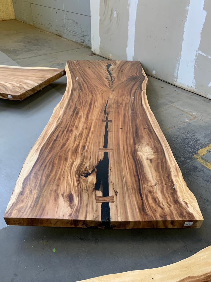 Acacia Slab, table top 334 x 127_103_124 cm Resin