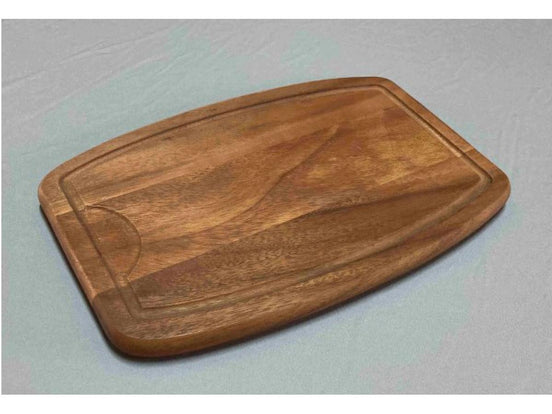 Cutting board with groove