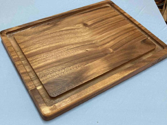 Cutting board with groove