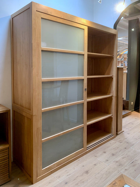 Wardrobe with 2 sliding doors