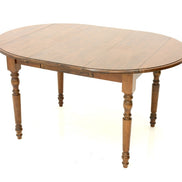 Dining table with extensions (Up to 226 cm long)