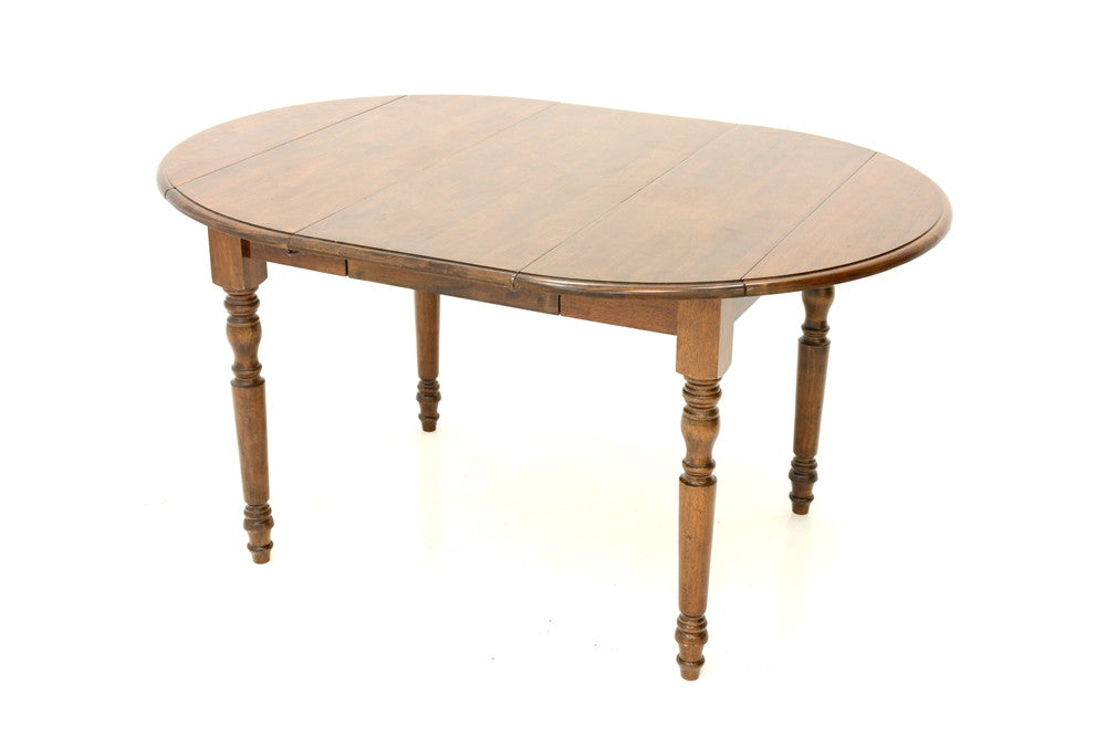 Dining table with extensions (Up to 226 cm long)