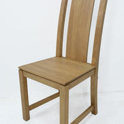 Contemporary dining chair
