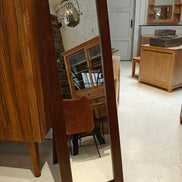 Mirror with wooden frame in Hevea