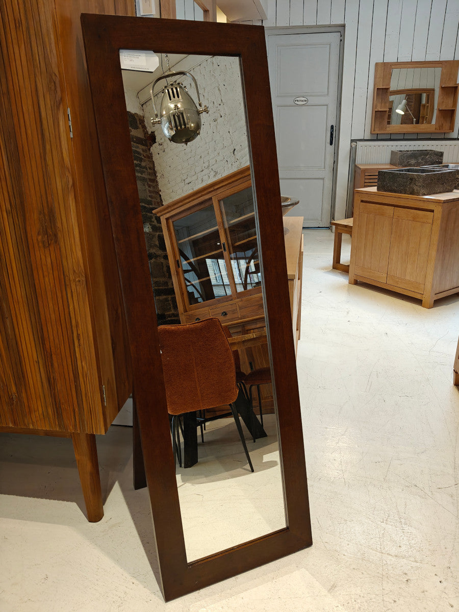 Mirror with wooden frame in Hevea