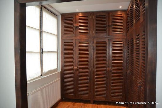 02351 | Dressing room in teak wood