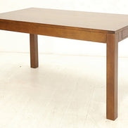 Extendable dining table