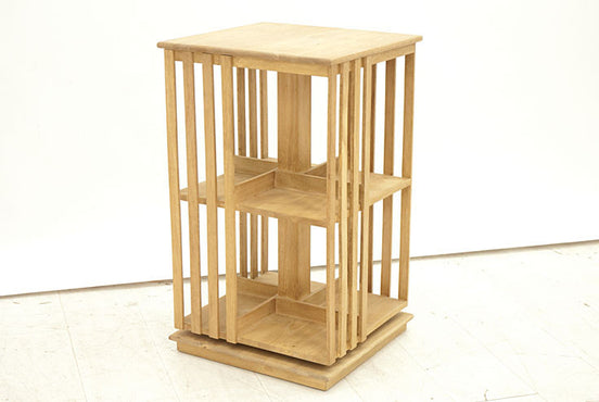 Revolving bookshelf with 2 shelves