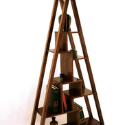 Triangular bookshelf