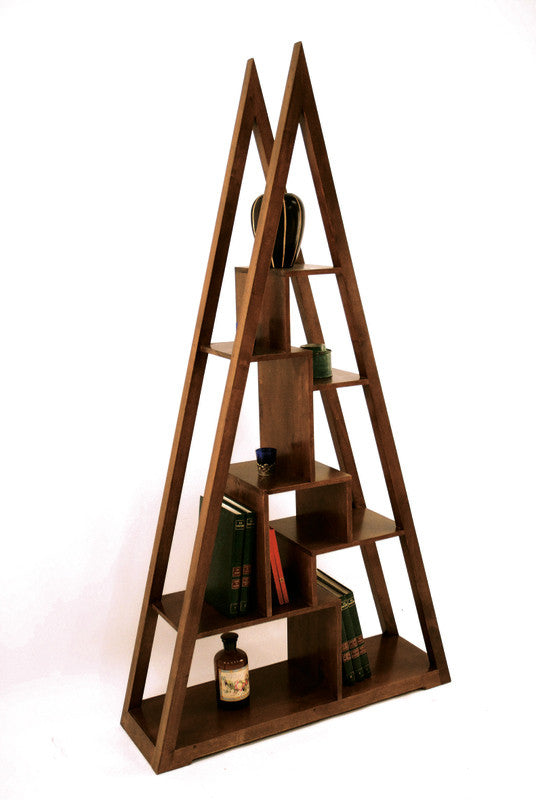 Triangular bookshelf
