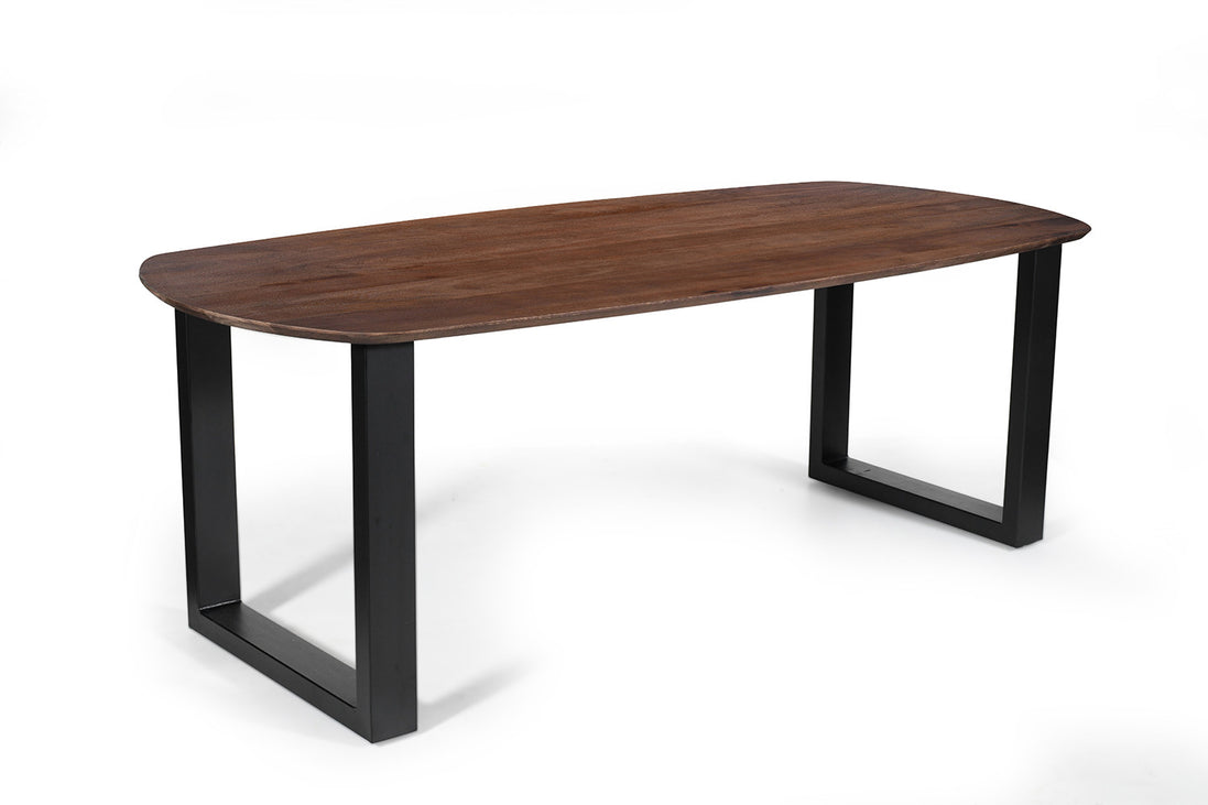 Modern oval dining table in solid mango wood and metal legs